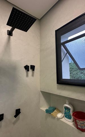 Casa à venda com 2967m², 3 quartos e 4 vagas Casa à venda com 2967m², 3 quartos e 4 vagasBanheiro