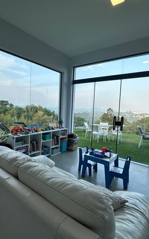 Casa à venda com 2967m², 3 quartos e 4 vagas Casa à venda com 2967m², 3 quartos e 4 vagasSala