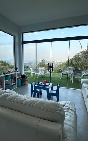 Casa à venda com 2967m², 3 quartos e 4 vagas Casa à venda com 2967m², 3 quartos e 4 vagasSala
