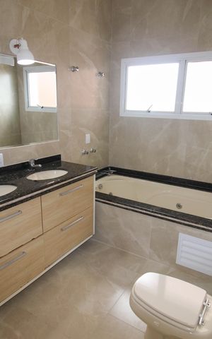 Casa de condomínio para alugar com 292m², 3 quartos e 4 vagas