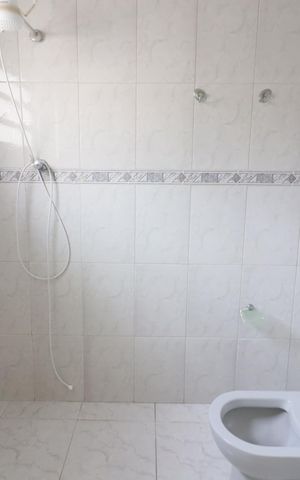 Casa à venda com 131m², 3 quartos e 1 vagaBanheiro 2