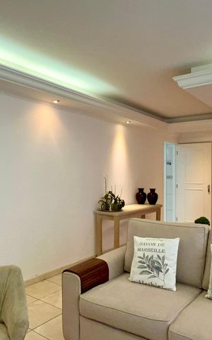 Apartamento para alugar com 140m², 3 quartos e 2 vagas Apartamento para alugar com 140m², 3 quartos e 2 vagasSala