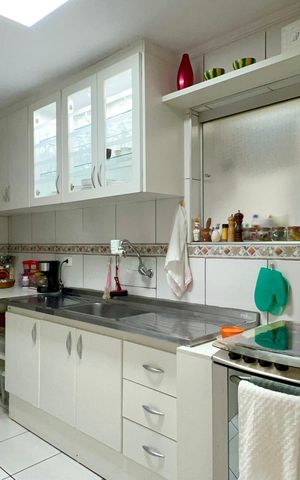 Apartamento para alugar com 140m², 3 quartos e 2 vagas Apartamento para alugar com 140m², 3 quartos e 2 vagasCozinha