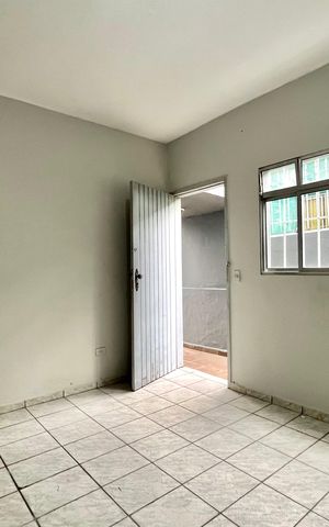 Casa para alugar com 80m², 2 quartos e sem vaga Casa para alugar com 80m², 2 quartos e sem vagaSala