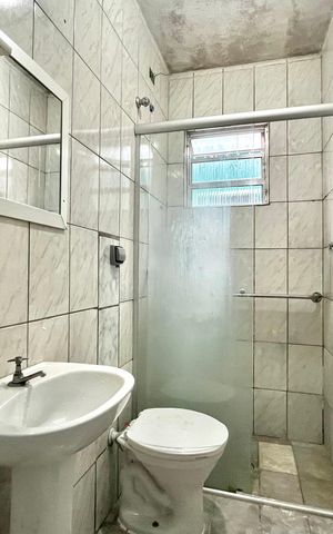 Casa para alugar com 80m², 2 quartos e sem vaga Casa para alugar com 80m², 2 quartos e sem vagaBanheiro