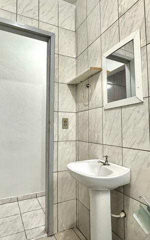 Casa para alugar com 80m², 2 quartos e sem vaga Casa para alugar com 80m², 2 quartos e sem vagaBanheiro