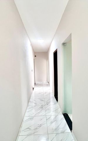 Casa para alugar com 490m², 4 quartos e 3 vagas Casa para alugar com 490m², 4 quartos e 3 vagasCorredor