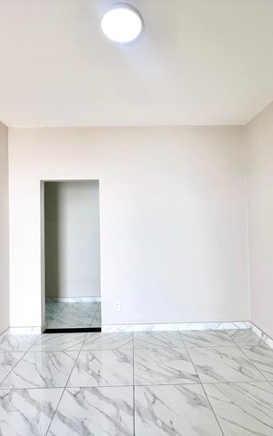 Casa para alugar com 490m², 4 quartos e 3 vagas Casa para alugar com 490m², 4 quartos e 3 vagasSala