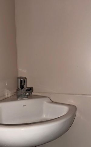 Apartamento à venda com 99m², 2 quartos e 1 vaga Apartamento à venda com 99m², 2 quartos e 1 vagaBanheiro