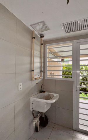 Apartamento à venda com 99m², 2 quartos e 1 vaga Apartamento à venda com 99m², 2 quartos e 1 vagaCozinha e Área de Serviço