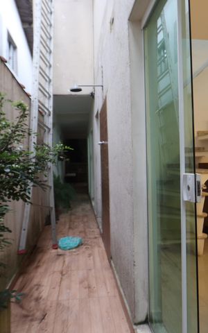 Casa à venda com 170m², 5 quartos e 2 vagasCorredor Lateral