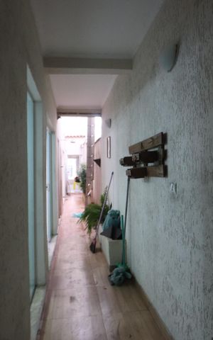 Casa à venda com 170m², 5 quartos e 2 vagasCorredor Lateral