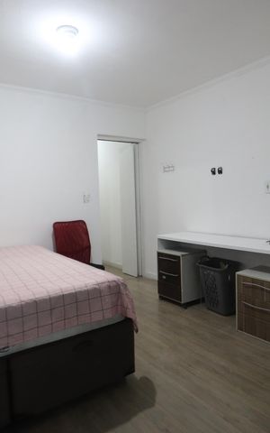 Casa à venda com 170m², 5 quartos e 2 vagasSuíte 2