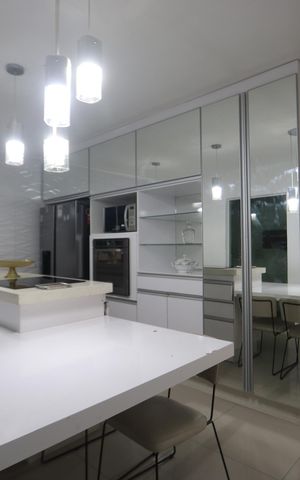 Casa à venda com 170m², 5 quartos e 2 vagasCozinha