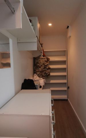Casa à venda com 170m², 5 quartos e 2 vagasCloset da Suíte 1
