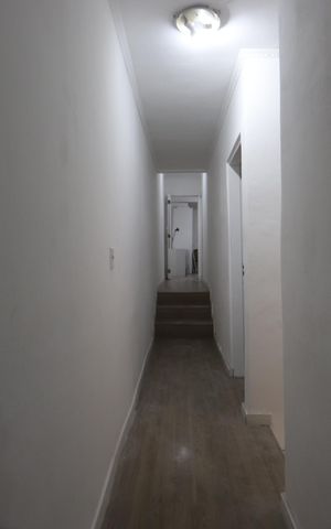 Casa à venda com 170m², 5 quartos e 2 vagasCorredor
