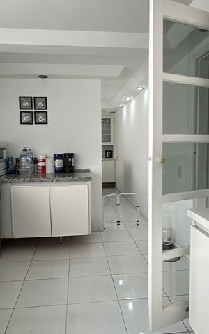 Casa de condomínio para alugar com 348m², 4 quartos e 6 vagas Casa de condomínio para alugar com 348m², 4 quartos e 6 vagasCozinha