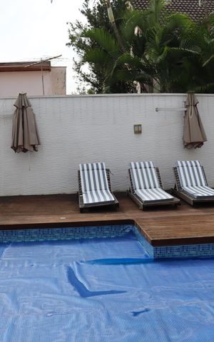 Casa de condomínio para alugar com 348m², 4 quartos e 6 vagas Casa de condomínio para alugar com 348m², 4 quartos e 6 vagasPiscina