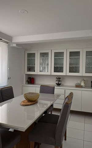 Casa de condomínio para alugar com 348m², 4 quartos e 6 vagas Casa de condomínio para alugar com 348m², 4 quartos e 6 vagasCopa