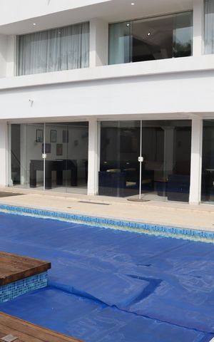 Casa de condomínio para alugar com 348m², 4 quartos e 6 vagas Casa de condomínio para alugar com 348m², 4 quartos e 6 vagasPiscina