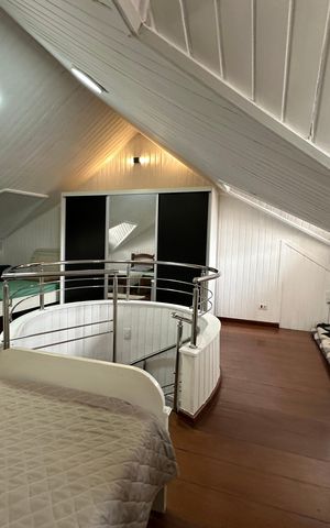 Casa de condomínio para alugar com 348m², 4 quartos e 6 vagas Casa de condomínio para alugar com 348m², 4 quartos e 6 vagasQuarto