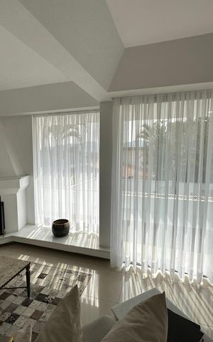 Casa de condomínio para alugar com 348m², 4 quartos e 6 vagas Casa de condomínio para alugar com 348m², 4 quartos e 6 vagasSala