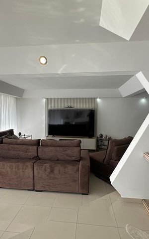 Casa de condomínio para alugar com 348m², 4 quartos e 6 vagas Casa de condomínio para alugar com 348m², 4 quartos e 6 vagasSala