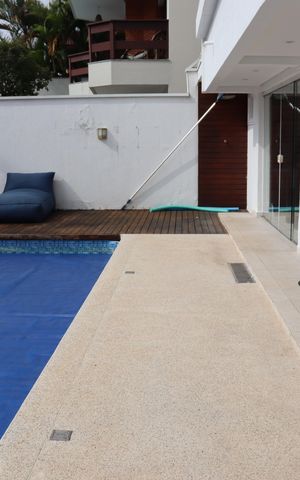 Casa de condomínio para alugar com 348m², 4 quartos e 6 vagas Casa de condomínio para alugar com 348m², 4 quartos e 6 vagasPiscina