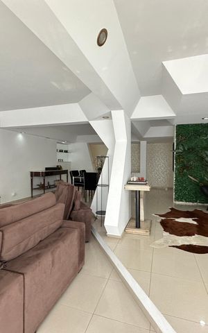 Casa de condomínio para alugar com 348m², 4 quartos e 6 vagas Casa de condomínio para alugar com 348m², 4 quartos e 6 vagasSala