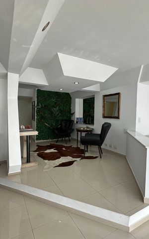 Casa de condomínio para alugar com 348m², 4 quartos e 6 vagas Casa de condomínio para alugar com 348m², 4 quartos e 6 vagasSala