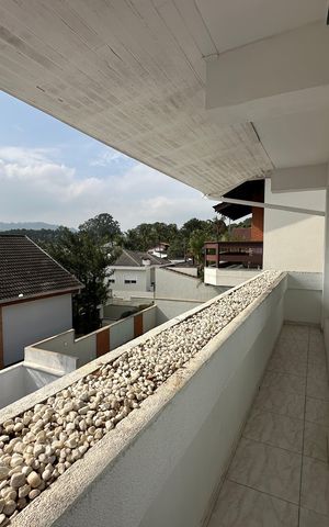 Casa de condomínio para alugar com 348m², 4 quartos e 6 vagas Casa de condomínio para alugar com 348m², 4 quartos e 6 vagasVaranda
