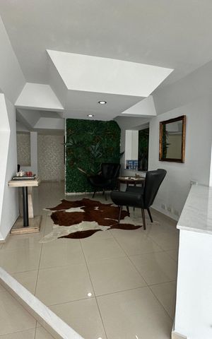Casa de condomínio para alugar com 348m², 4 quartos e 6 vagas Casa de condomínio para alugar com 348m², 4 quartos e 6 vagasSala