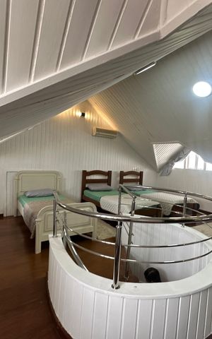 Casa de condomínio para alugar com 348m², 4 quartos e 6 vagas Casa de condomínio para alugar com 348m², 4 quartos e 6 vagasQuarto