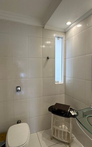 Casa de condomínio para alugar com 348m², 4 quartos e 6 vagas Casa de condomínio para alugar com 348m², 4 quartos e 6 vagasLavabo