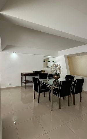 Casa de condomínio para alugar com 348m², 4 quartos e 6 vagas Casa de condomínio para alugar com 348m², 4 quartos e 6 vagasSala de Jantar