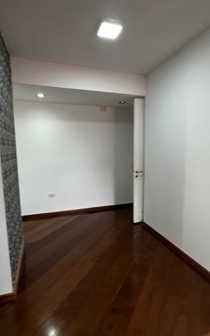 Casa de condomínio para alugar com 348m², 4 quartos e 6 vagas Casa de condomínio para alugar com 348m², 4 quartos e 6 vagasSuíte 1