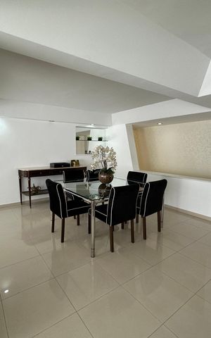 Casa de condomínio para alugar com 348m², 4 quartos e 6 vagas Casa de condomínio para alugar com 348m², 4 quartos e 6 vagasSala de Jantar