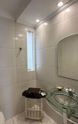 Casa de condomínio para alugar com 348m², 4 quartos e 6 vagas Casa de condomínio para alugar com 348m², 4 quartos e 6 vagasLavabo
