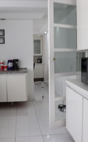 Casa de condomínio para alugar com 348m², 4 quartos e 6 vagas Casa de condomínio para alugar com 348m², 4 quartos e 6 vagasCozinha