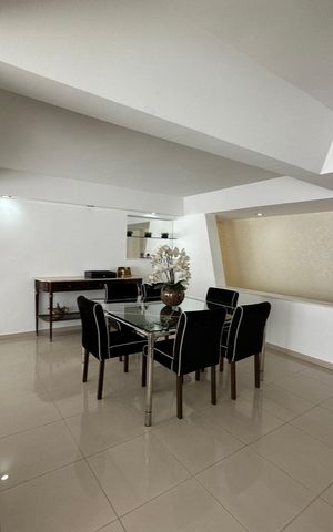 Casa de condomínio para alugar com 348m², 4 quartos e 6 vagas Casa de condomínio para alugar com 348m², 4 quartos e 6 vagasSala de Jantar
