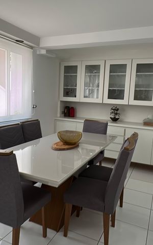 Casa de condomínio para alugar com 348m², 4 quartos e 6 vagas Casa de condomínio para alugar com 348m², 4 quartos e 6 vagasCopa