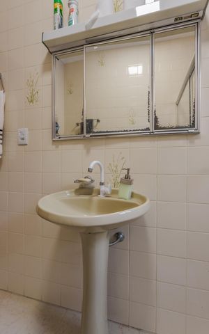Casa à venda com 204m², 3 quartos e 4 vagas Casa à venda com 204m², 3 quartos e 4 vagasBanheiro