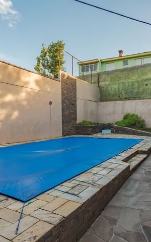 Casa à venda com 204m², 3 quartos e 4 vagas Casa à venda com 204m², 3 quartos e 4 vagasQuintal
