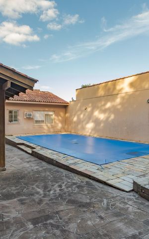 Casa à venda com 204m², 3 quartos e 4 vagas Casa à venda com 204m², 3 quartos e 4 vagasQuintal