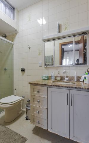 Casa à venda com 204m², 3 quartos e 4 vagas Casa à venda com 204m², 3 quartos e 4 vagasSuíte