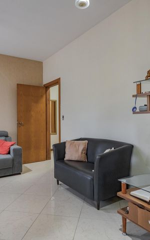 Casa à venda com 204m², 3 quartos e 4 vagas Casa à venda com 204m², 3 quartos e 4 vagasSala