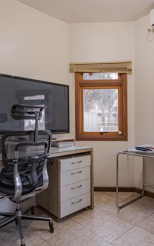 Casa à venda com 204m², 3 quartos e 4 vagas Casa à venda com 204m², 3 quartos e 4 vagasQuarto