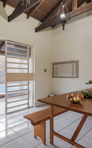 Casa à venda com 204m², 3 quartos e 4 vagas Casa à venda com 204m², 3 quartos e 4 vagasEspaço Gourmet
