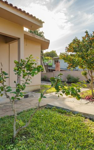 Casa à venda com 204m², 3 quartos e 4 vagas Casa à venda com 204m², 3 quartos e 4 vagasQuintal