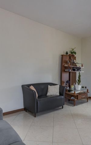 Casa à venda com 204m², 3 quartos e 4 vagas Casa à venda com 204m², 3 quartos e 4 vagasSala